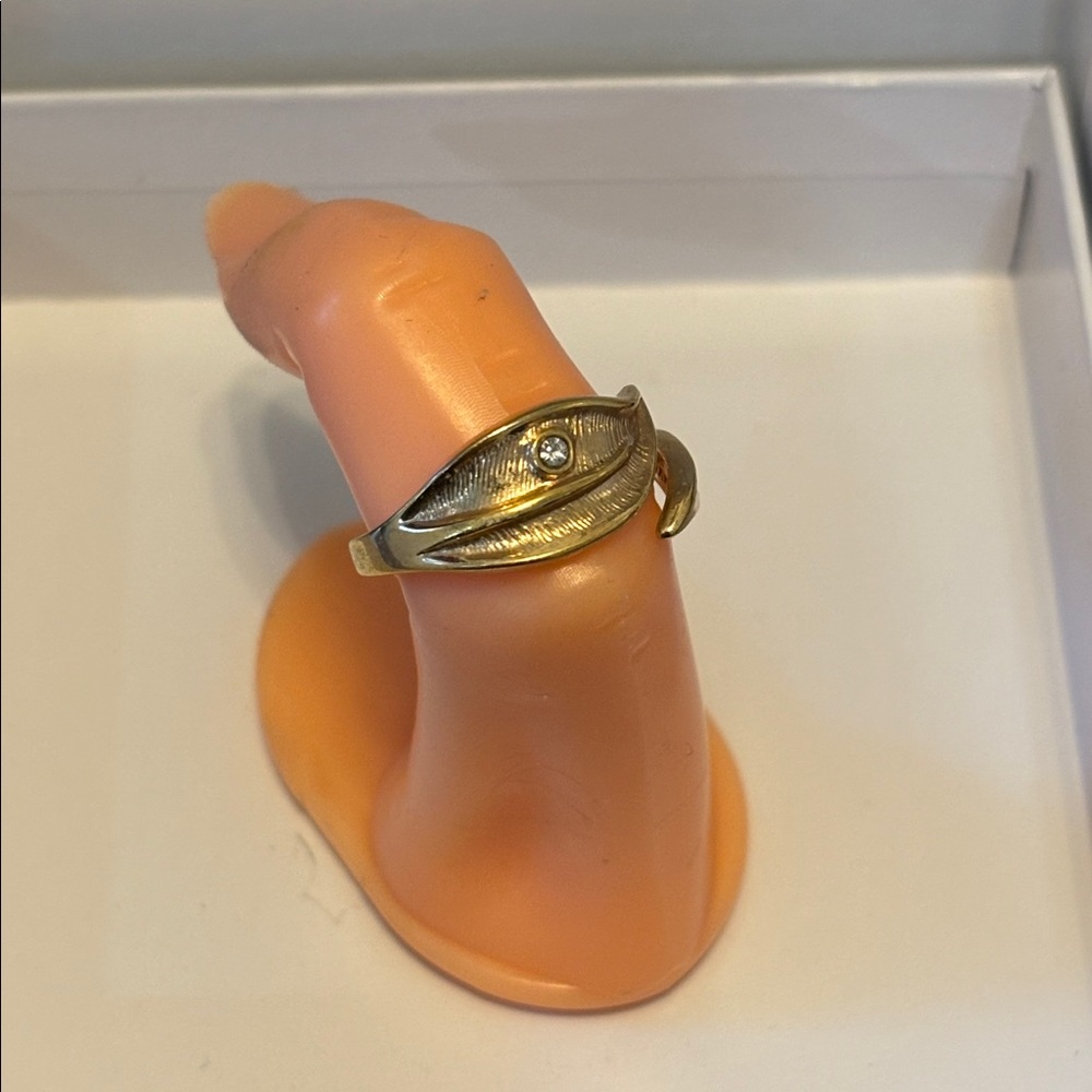 Vintage Avon leaf ring